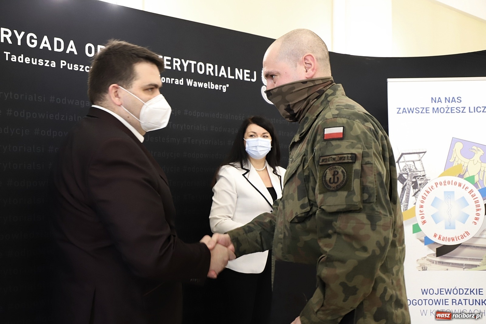 Zdjęcie w galerii na portalu naszraciborz.pl: Ponad 100 żołnierzy dołączyło do grona ratowników wiadomości z regionu