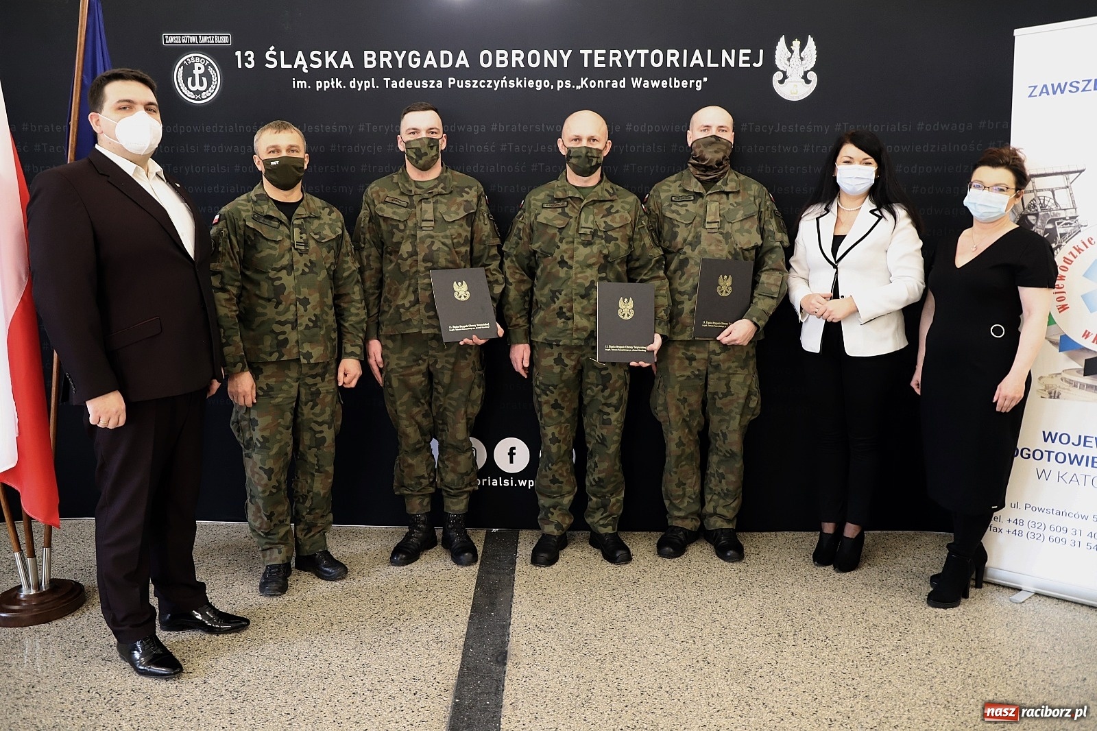 Zdjęcie w galerii na portalu naszraciborz.pl: Ponad 100 żołnierzy dołączyło do grona ratowników wiadomości z regionu