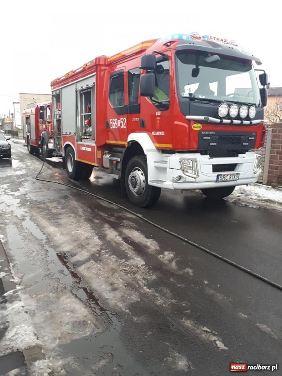 Zdjęcie w galerii na portalu naszraciborz.pl: Raport 998. Pożar BMW w Krzanowicach wiadomości z regionu