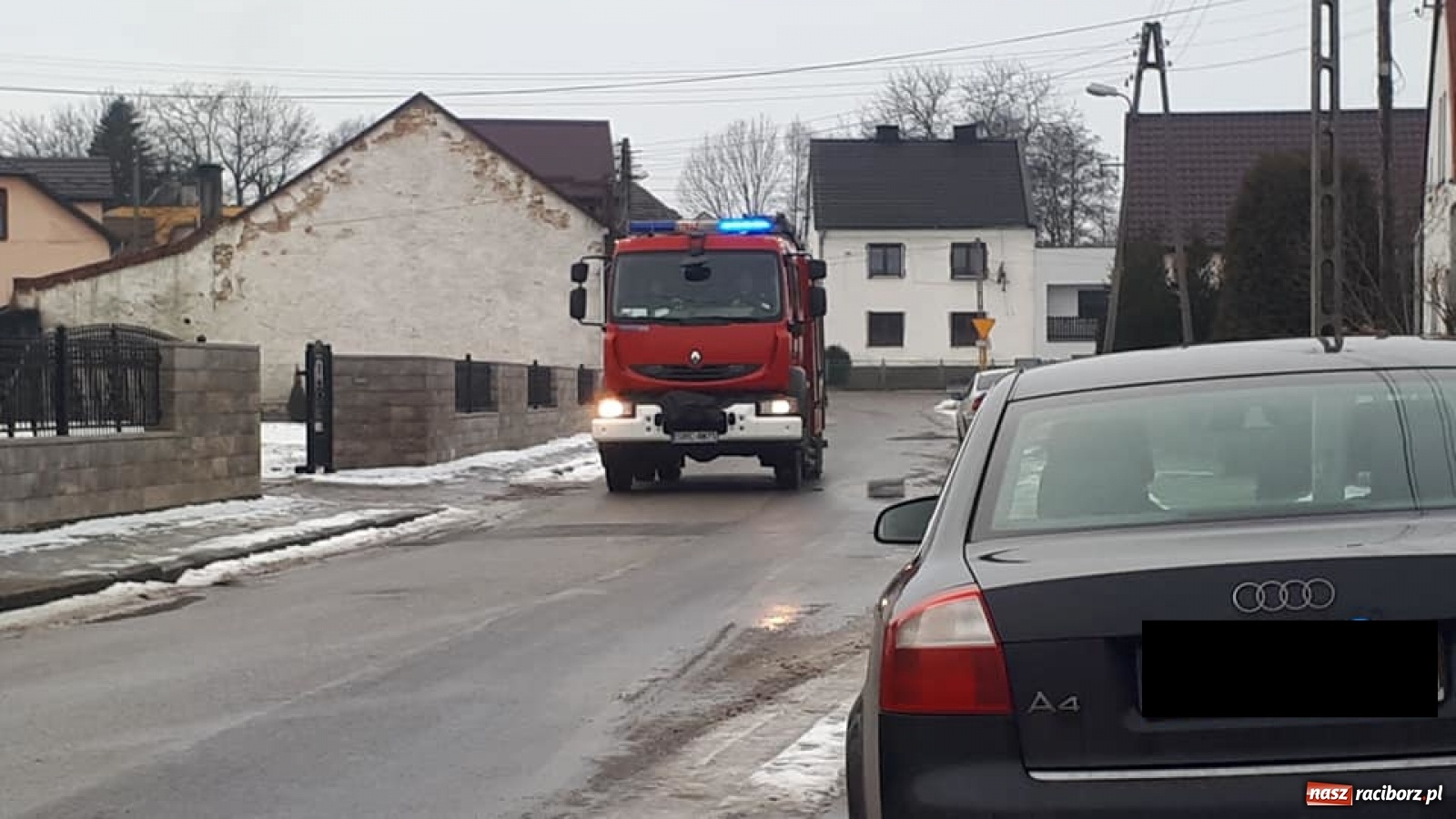 Zdjęcie w galerii na portalu naszraciborz.pl: Raport 998. Pożar BMW w Krzanowicach wiadomości z regionu