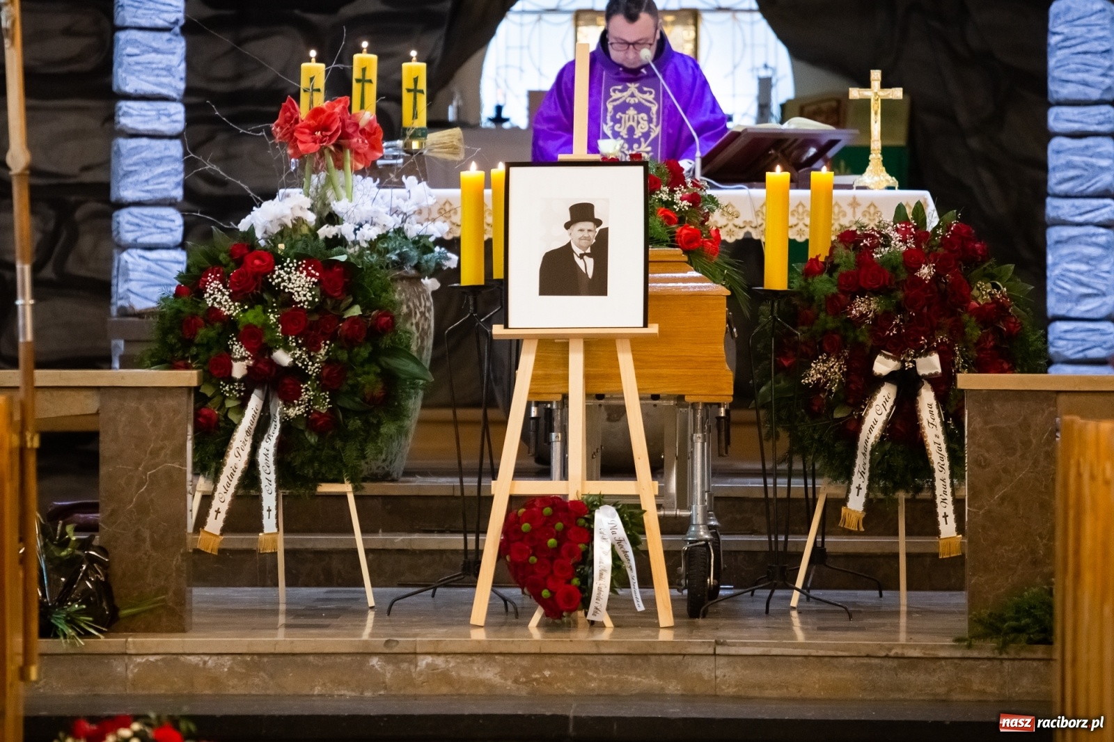 Zdjęcie w galerii na portalu naszraciborz.pl: Ostatnie pożegnanie miłośnika koni Henryka Malcharczyka wiadomości z regionu