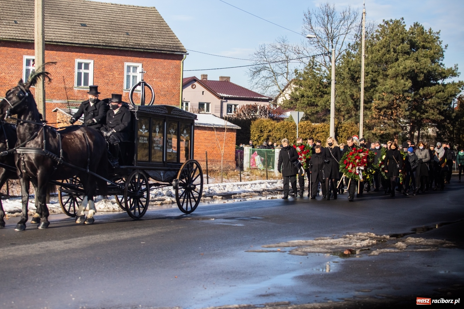 Zdjęcie w galerii na portalu naszraciborz.pl: Ostatnie pożegnanie miłośnika koni Henryka Malcharczyka wiadomości z regionu