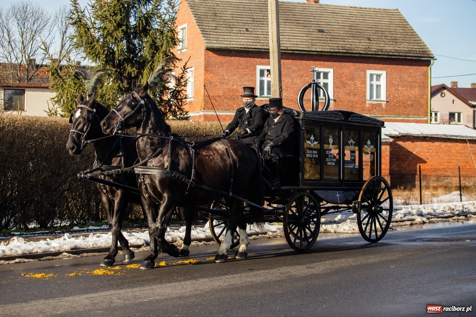 Zdjęcie w galerii na portalu naszraciborz.pl: Ostatnie pożegnanie miłośnika koni Henryka Malcharczyka wiadomości z regionu