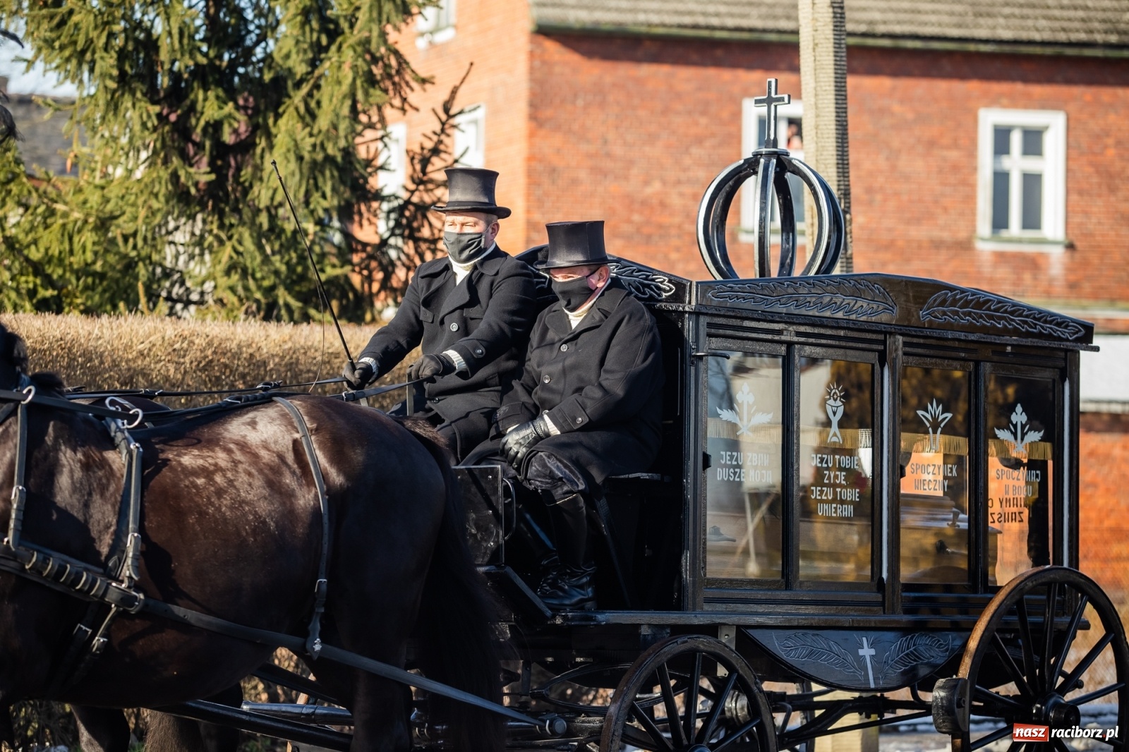 Zdjęcie w galerii na portalu naszraciborz.pl: Ostatnie pożegnanie miłośnika koni Henryka Malcharczyka wiadomości z regionu