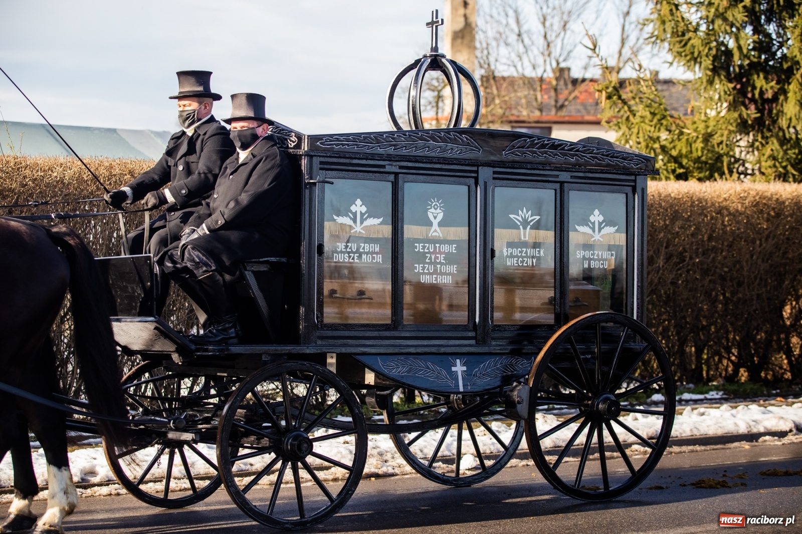 Zdjęcie w galerii na portalu naszraciborz.pl: Ostatnie pożegnanie miłośnika koni Henryka Malcharczyka wiadomości z regionu