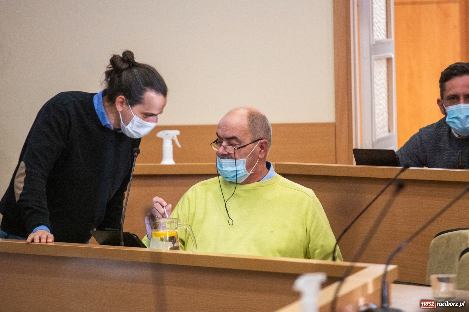 Zdjęcie w galerii na portalu naszraciborz.pl: Smutne lodowisko i plac zabaw na Kochanowskiego  wiadomości z regionu