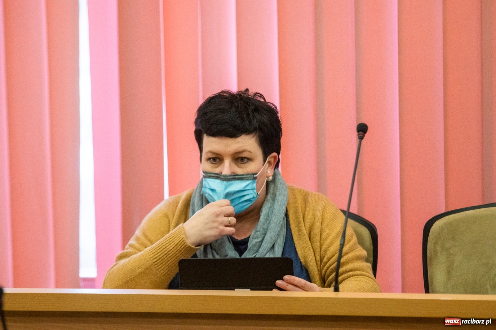 Zdjęcie w galerii na portalu naszraciborz.pl: Smutne lodowisko i plac zabaw na Kochanowskiego  wiadomości z regionu