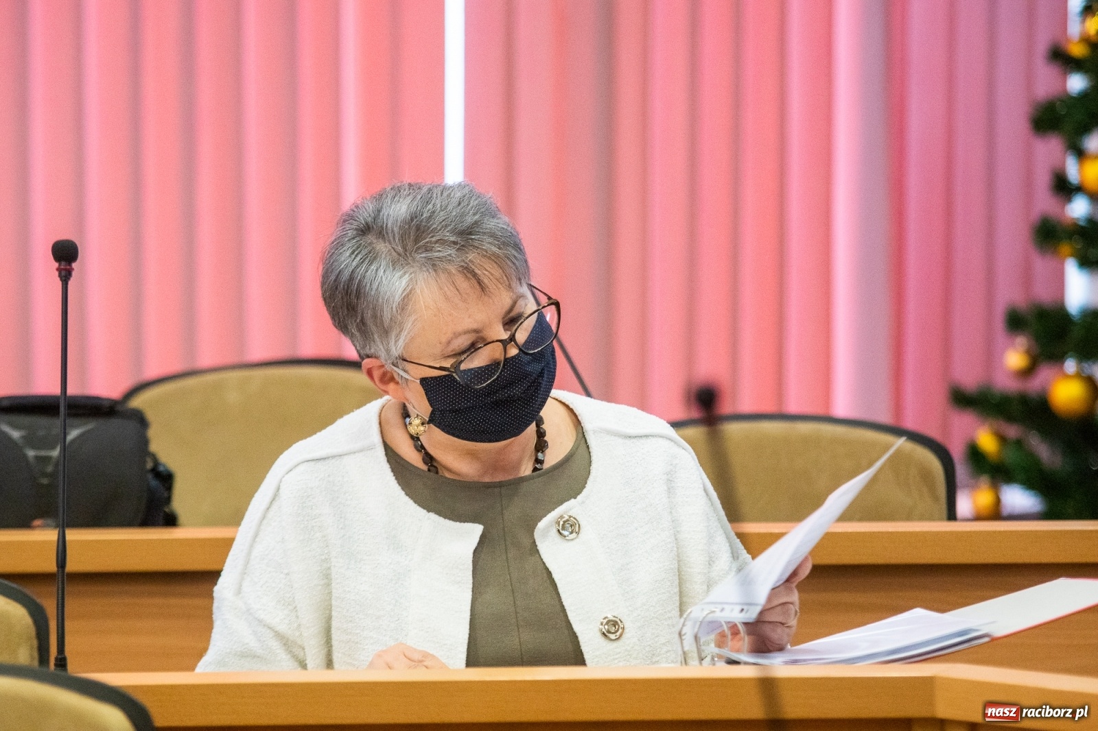 Zdjęcie w galerii na portalu naszraciborz.pl: Smutne lodowisko i plac zabaw na Kochanowskiego  wiadomości z regionu