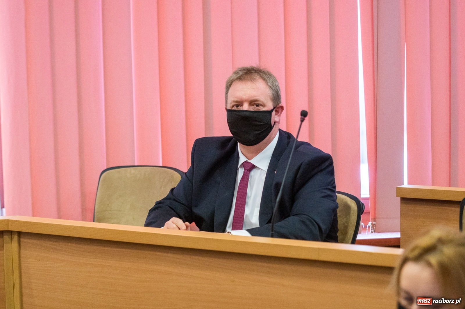 Zdjęcie w galerii na portalu naszraciborz.pl: Smutne lodowisko i plac zabaw na Kochanowskiego  wiadomości z regionu