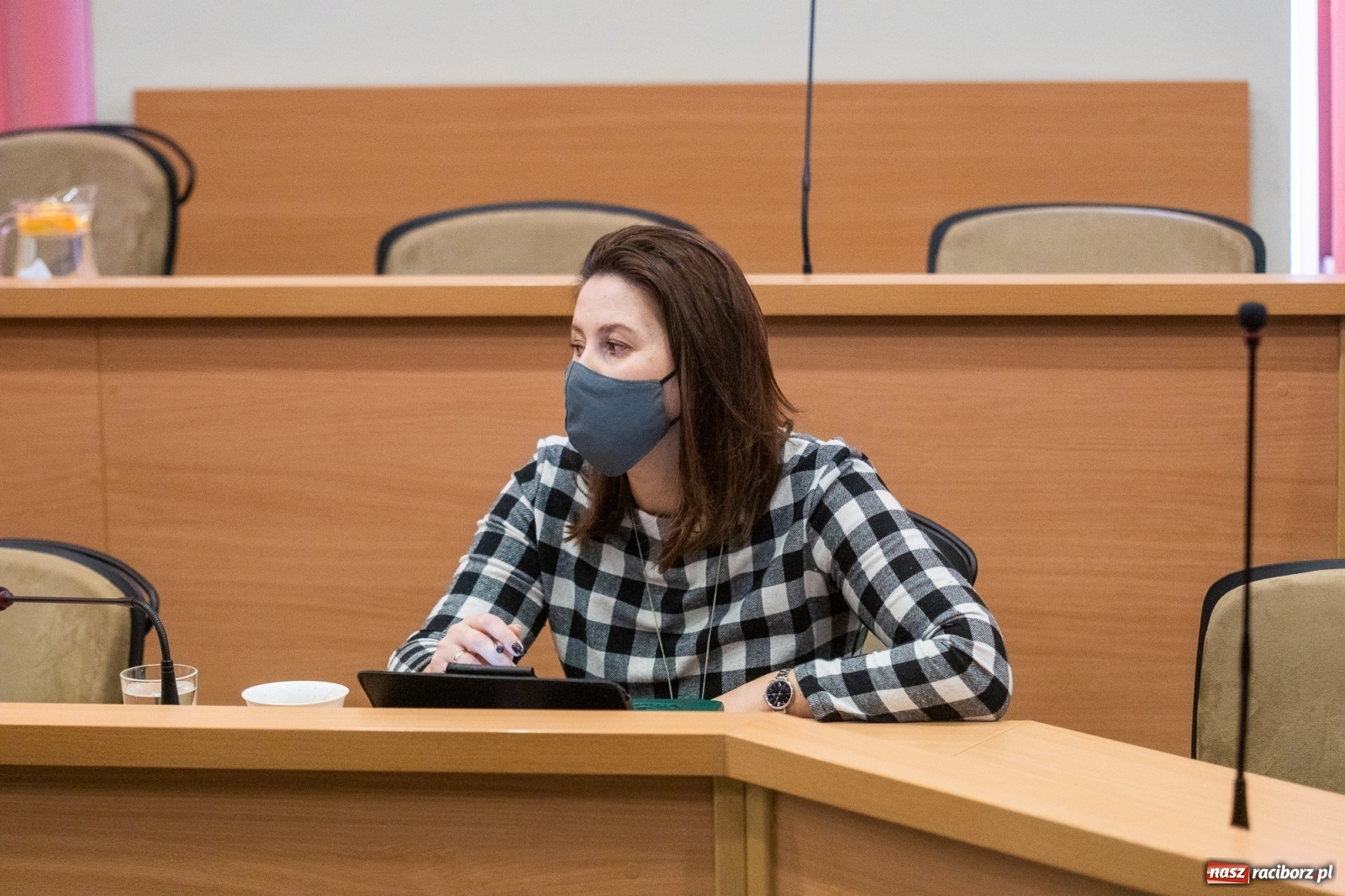 Zdjęcie w galerii na portalu naszraciborz.pl: Smutne lodowisko i plac zabaw na Kochanowskiego  wiadomości z regionu