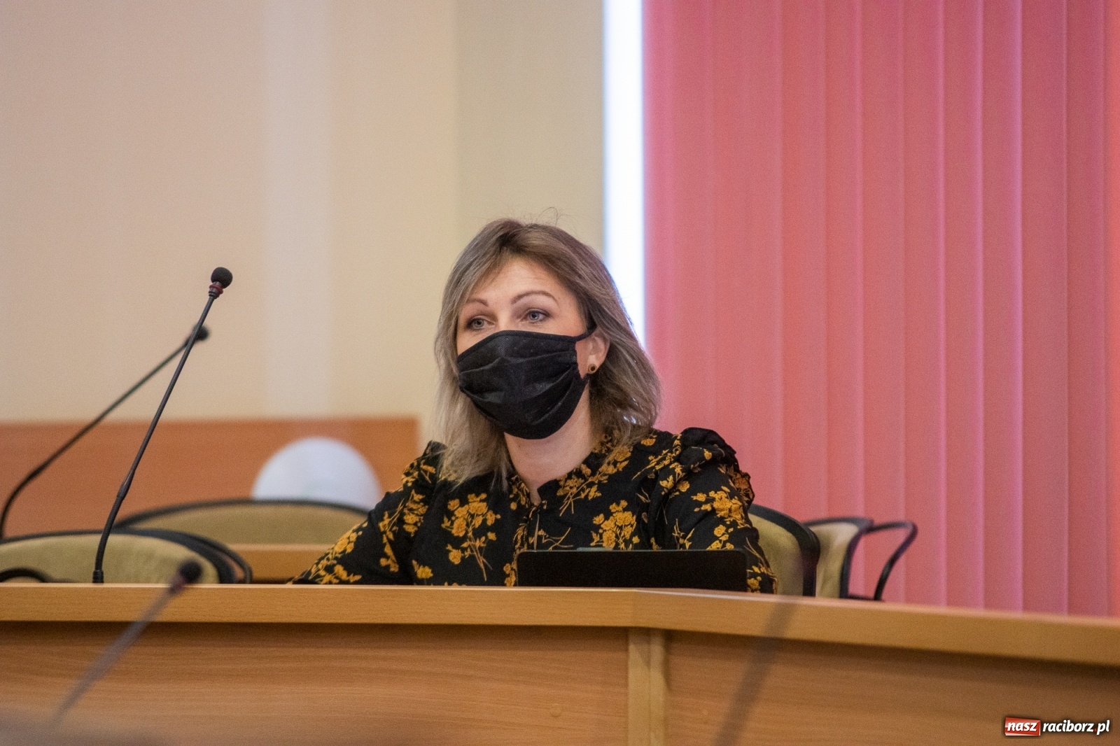 Zdjęcie w galerii na portalu naszraciborz.pl: Smutne lodowisko i plac zabaw na Kochanowskiego  wiadomości z regionu