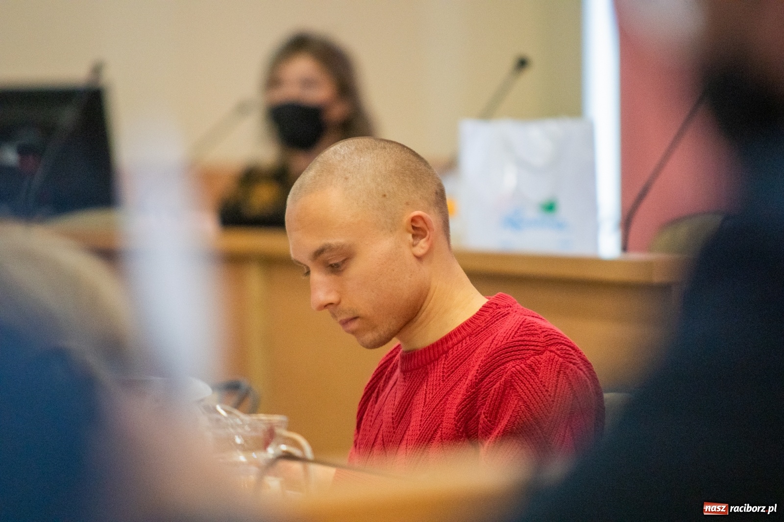 Zdjęcie w galerii na portalu naszraciborz.pl: Smutne lodowisko i plac zabaw na Kochanowskiego  wiadomości z regionu