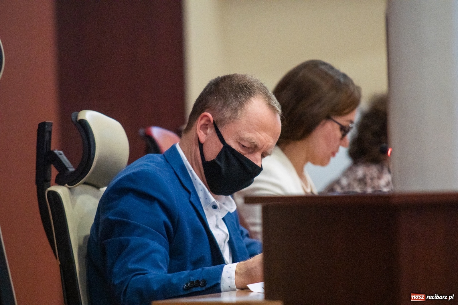 Zdjęcie w galerii na portalu naszraciborz.pl: Smutne lodowisko i plac zabaw na Kochanowskiego  wiadomości z regionu