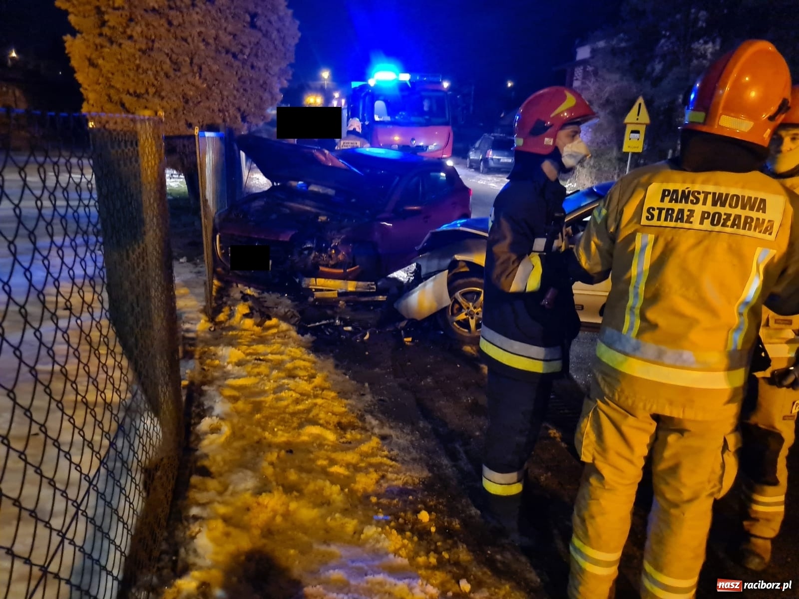 Zdjęcie w galerii na portalu naszraciborz.pl: Zderzenie audi i mazdy w Kobyli [FOTO] wiadomości z regionu