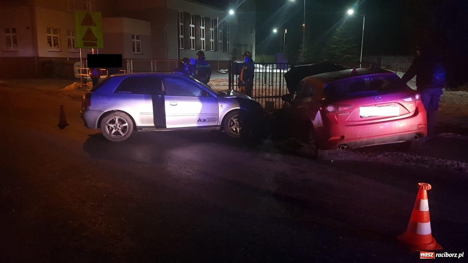 Zdjęcie w galerii na portalu naszraciborz.pl: Zderzenie audi i mazdy w Kobyli [FOTO] wiadomości z regionu