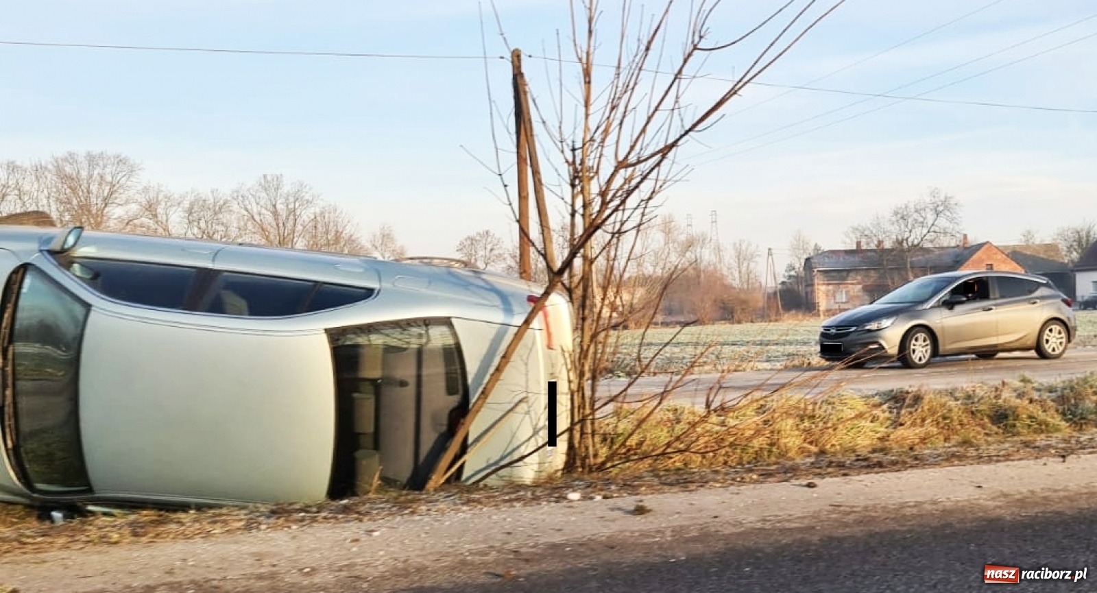 Zdjęcie w galerii na portalu naszraciborz.pl: Raport 998. Pożar renault w Raciborzu, dachowanie groźne znalezisko na Stalmacha wiadomości z regionu