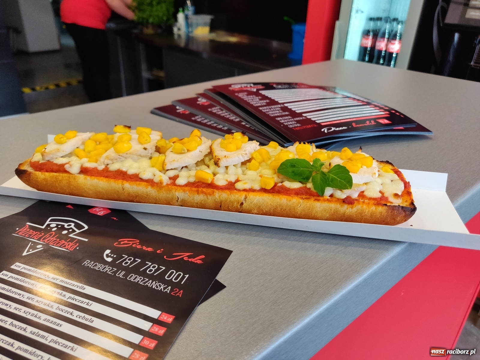 Zdjęcie w galerii na portalu naszraciborz.pl: Pizza w centrum uwagi. Po prostu bierz i jedz! wiadomości z regionu