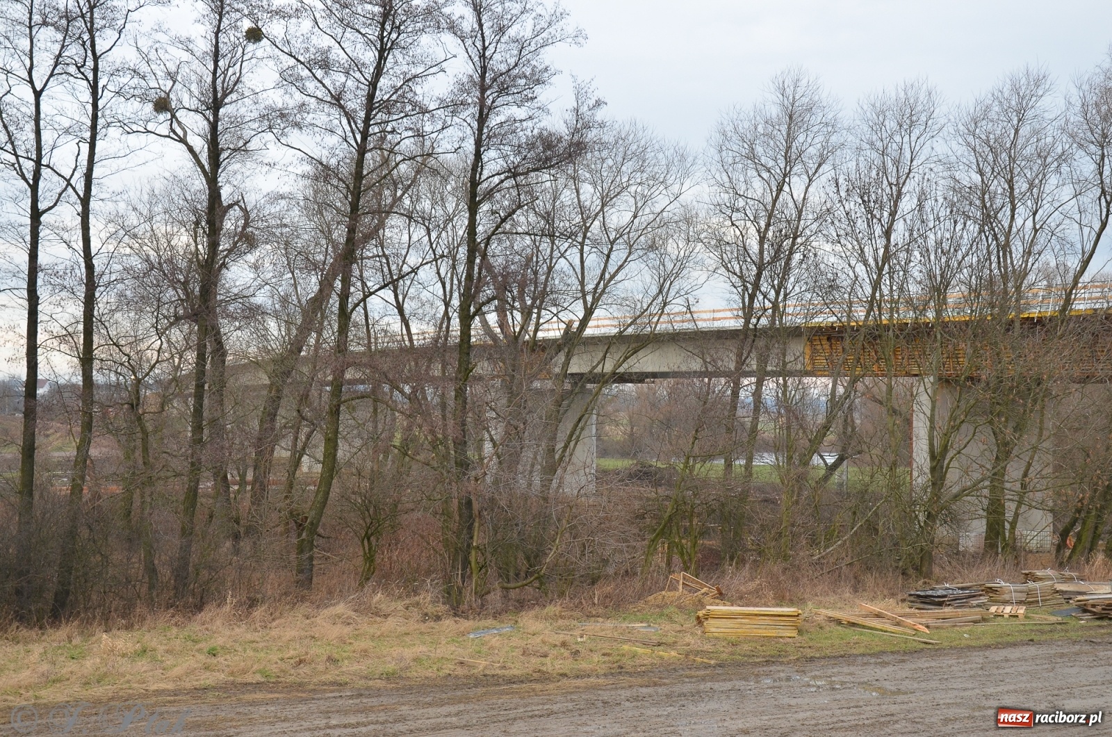 Zdjęcie w galerii na portalu naszraciborz.pl: Nowy most za żwirowniami na Ostrogu [FOTO]  wiadomości z regionu