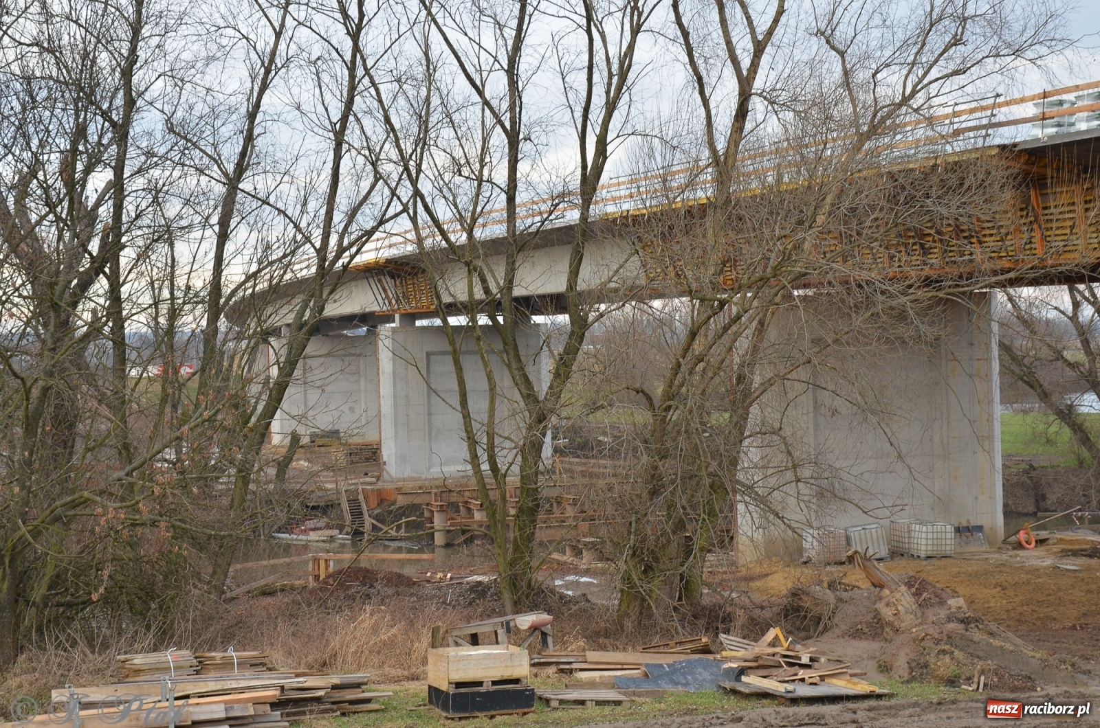 Zdjęcie w galerii na portalu naszraciborz.pl: Nowy most za żwirowniami na Ostrogu [FOTO]  wiadomości z regionu