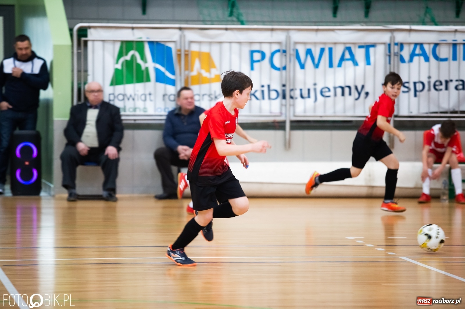 Zdjęcie w galerii na portalu naszraciborz.pl: Młodzi piłkarze rywalizowali w Arenie Rafako [FOTO] wiadomości z regionu