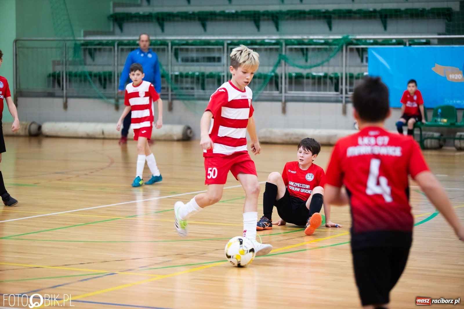 Zdjęcie w galerii na portalu naszraciborz.pl: Młodzi piłkarze rywalizowali w Arenie Rafako [FOTO] wiadomości z regionu