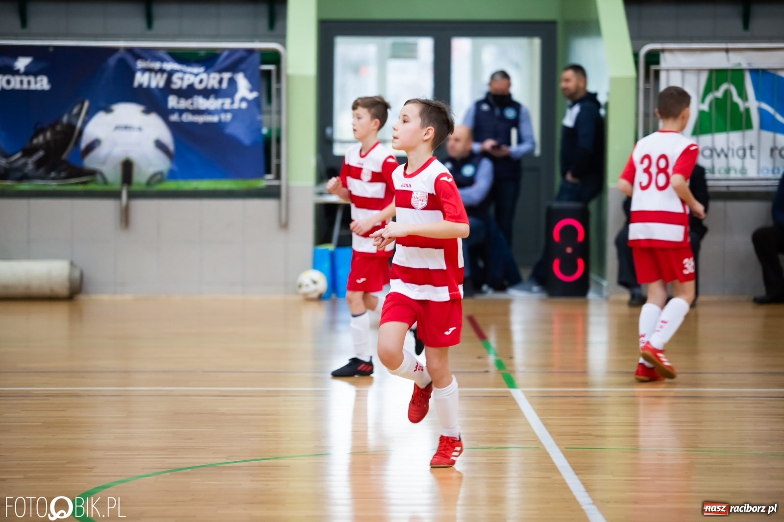 Zdjęcie w galerii na portalu naszraciborz.pl: Młodzi piłkarze rywalizowali w Arenie Rafako [FOTO] wiadomości z regionu
