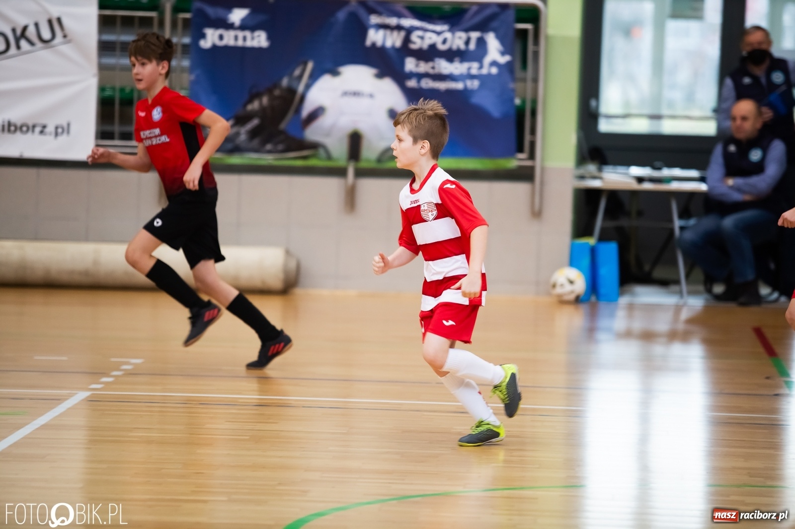 Zdjęcie w galerii na portalu naszraciborz.pl: Młodzi piłkarze rywalizowali w Arenie Rafako [FOTO] wiadomości z regionu