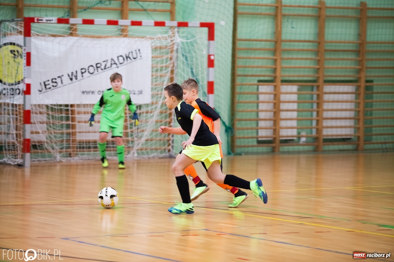 Zdjęcie w galerii na portalu naszraciborz.pl: Młodzi piłkarze rywalizowali w Arenie Rafako [FOTO] wiadomości z regionu