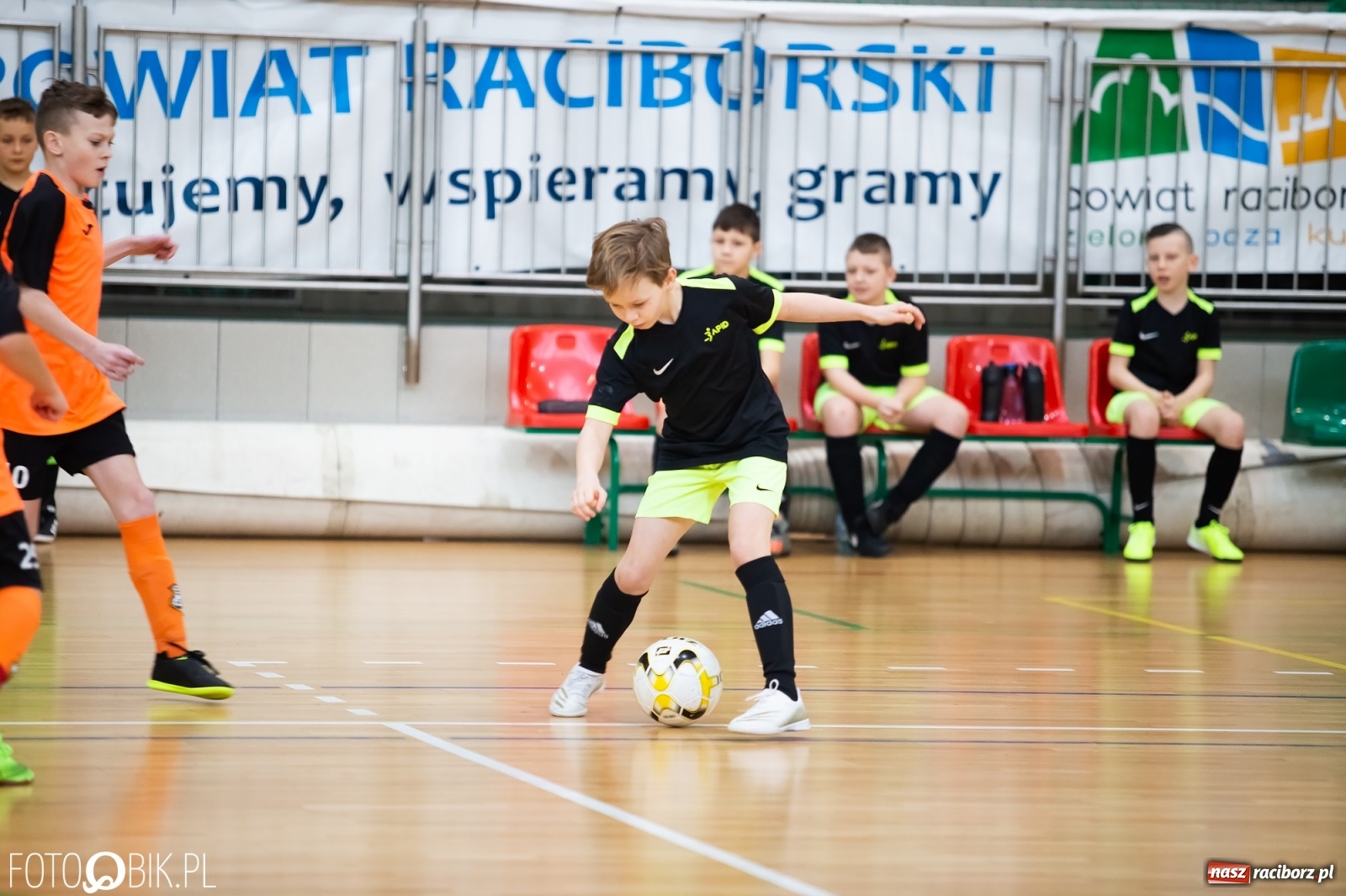 Zdjęcie w galerii na portalu naszraciborz.pl: Młodzi piłkarze rywalizowali w Arenie Rafako [FOTO] wiadomości z regionu