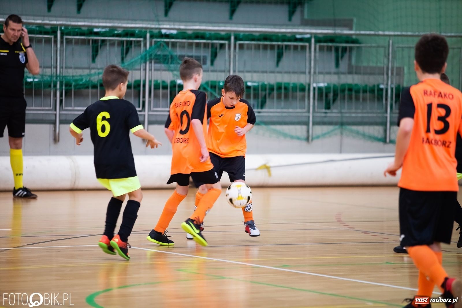 Zdjęcie w galerii na portalu naszraciborz.pl: Młodzi piłkarze rywalizowali w Arenie Rafako [FOTO] wiadomości z regionu