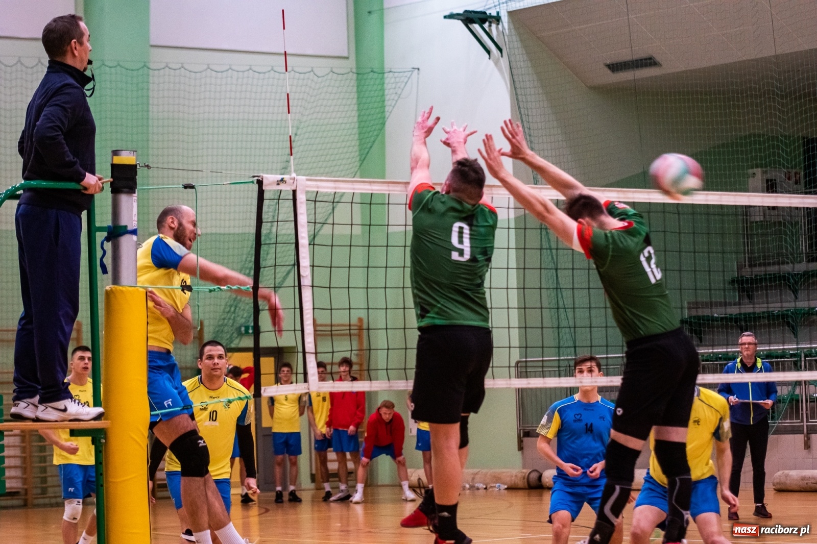 Zdjęcie w galerii na portalu naszraciborz.pl: Siatkarze Rafako bez życia. Porażka z Górnikiem Radlin [FOTO] wiadomości z regionu
