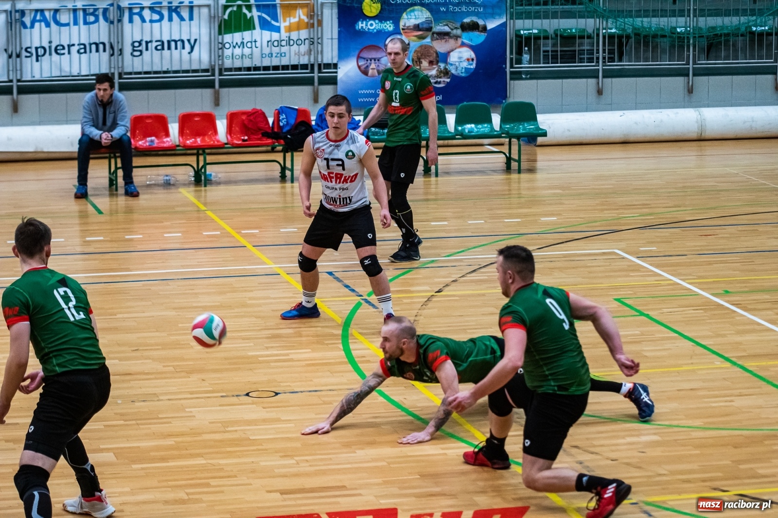 Zdjęcie w galerii na portalu naszraciborz.pl: Siatkarze Rafako bez życia. Porażka z Górnikiem Radlin [FOTO] wiadomości z regionu