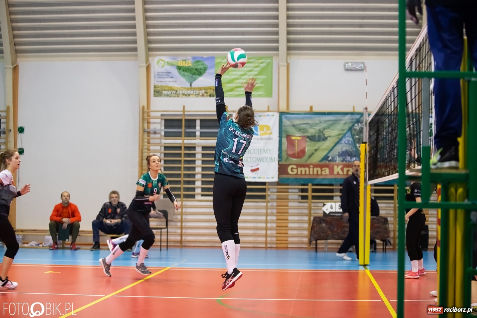 Zdjęcie w galerii na portalu naszraciborz.pl: Ważne trzy punkty siatkarek Krzanowic w starciu z Jastrzębiem [FOTO] wiadomości z regionu
