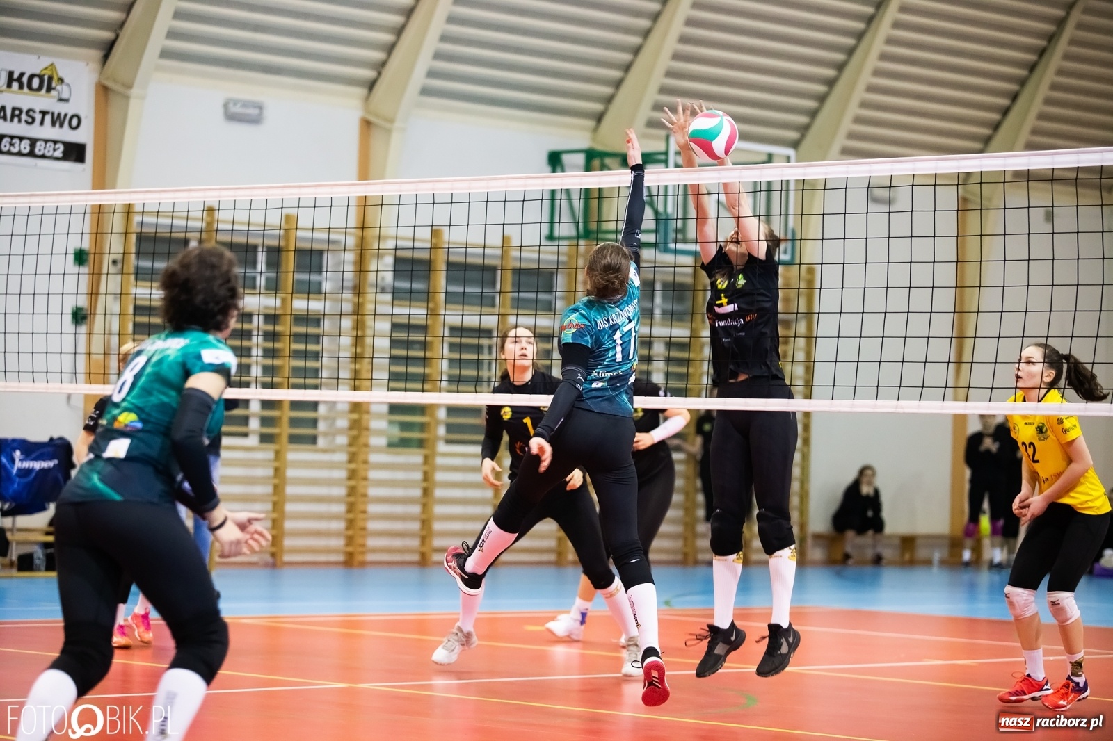 Zdjęcie w galerii na portalu naszraciborz.pl: Ważne trzy punkty siatkarek Krzanowic w starciu z Jastrzębiem [FOTO] wiadomości z regionu