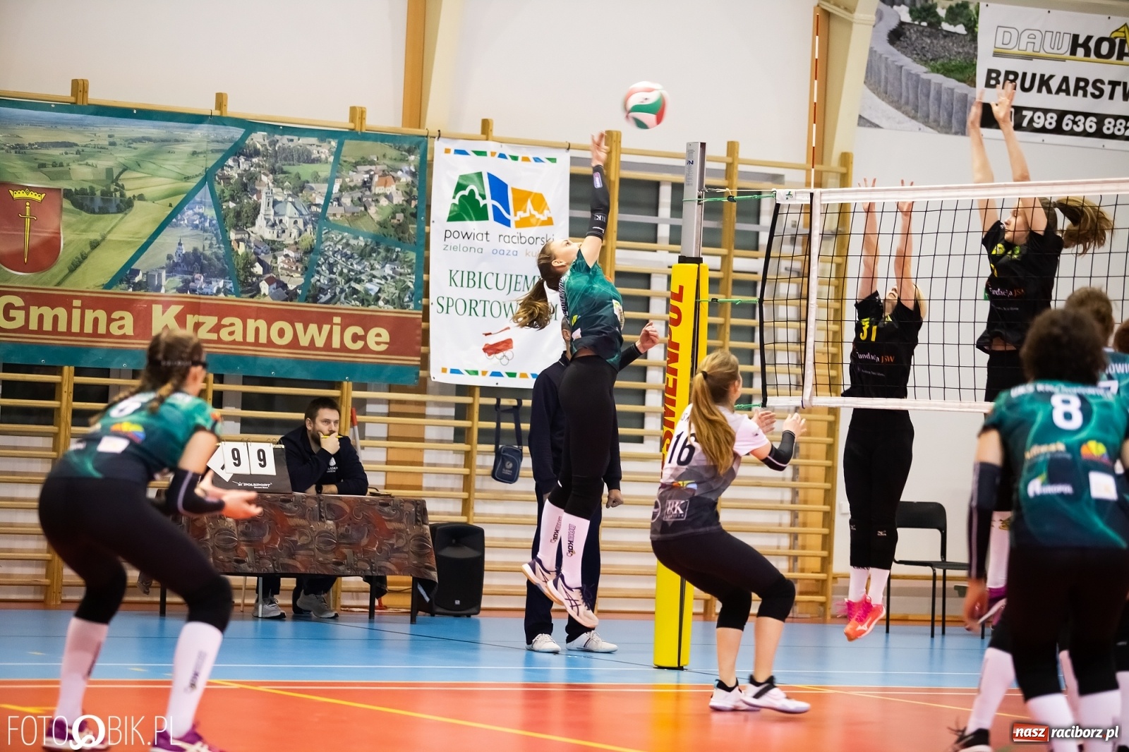 Zdjęcie w galerii na portalu naszraciborz.pl: Ważne trzy punkty siatkarek Krzanowic w starciu z Jastrzębiem [FOTO] wiadomości z regionu