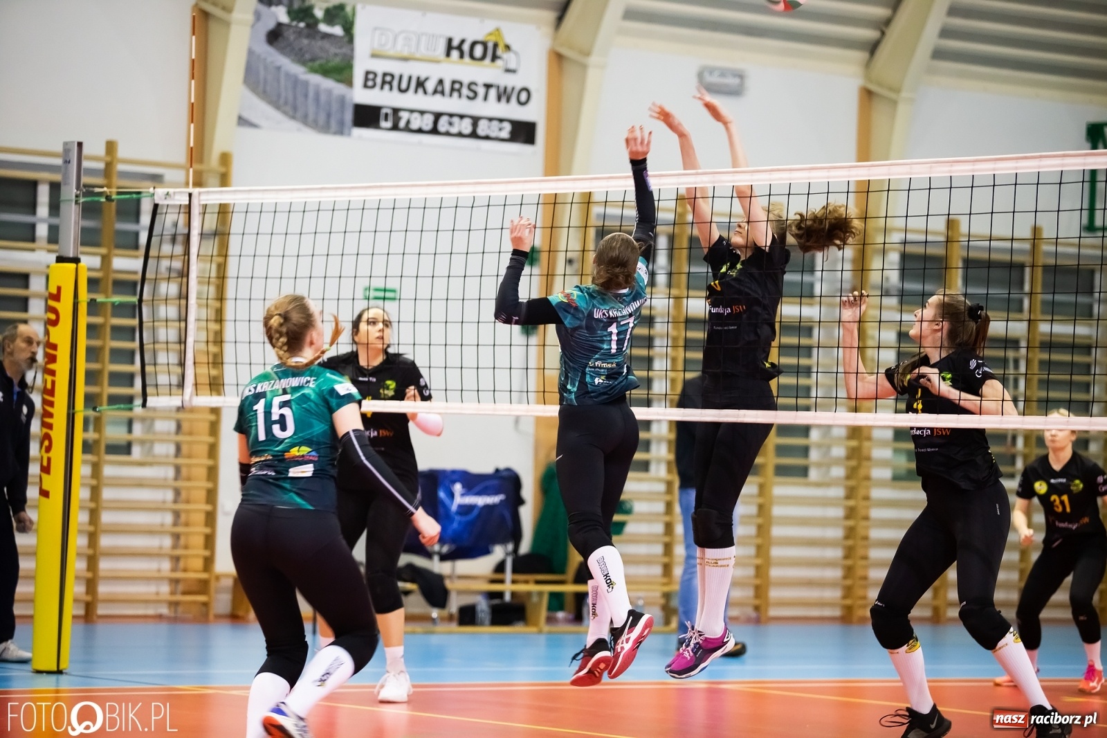 Zdjęcie w galerii na portalu naszraciborz.pl: Ważne trzy punkty siatkarek Krzanowic w starciu z Jastrzębiem [FOTO] wiadomości z regionu