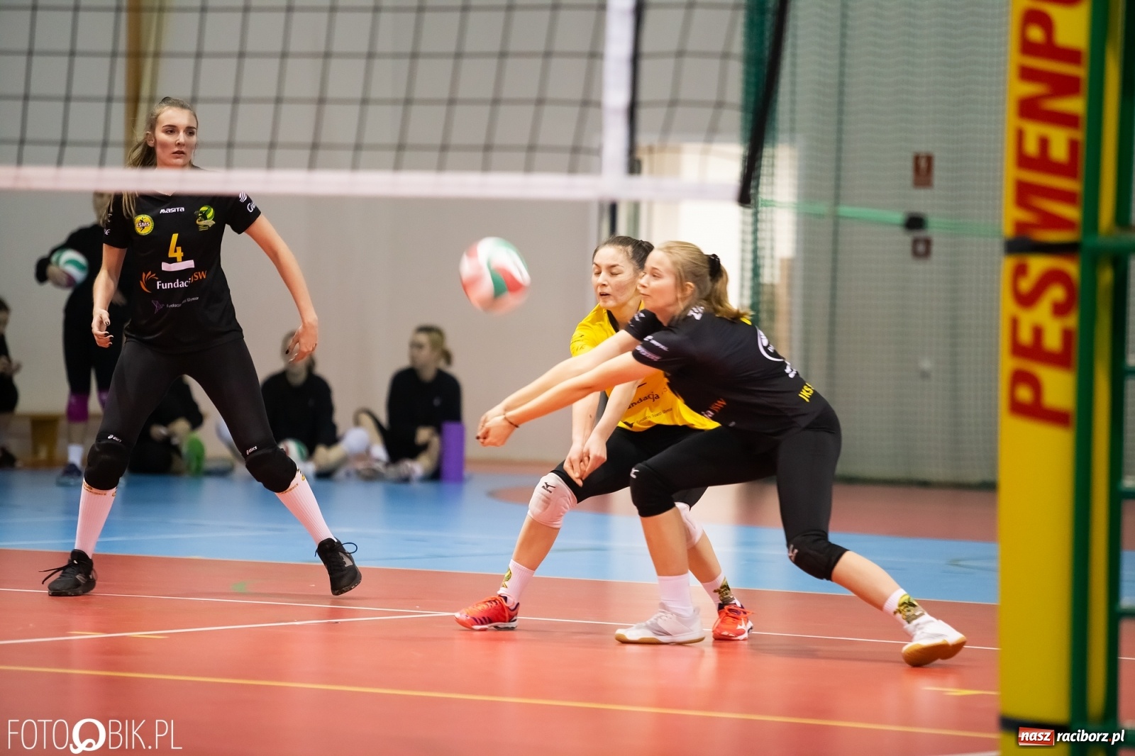 Zdjęcie w galerii na portalu naszraciborz.pl: Ważne trzy punkty siatkarek Krzanowic w starciu z Jastrzębiem [FOTO] wiadomości z regionu