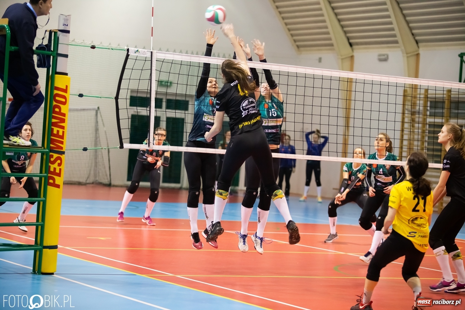 Zdjęcie w galerii na portalu naszraciborz.pl: Ważne trzy punkty siatkarek Krzanowic w starciu z Jastrzębiem [FOTO] wiadomości z regionu