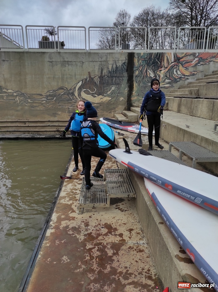 Zdjęcie w galerii na portalu naszraciborz.pl: Wioślarze z Raciborza ostro ćwiczą na Odrze wiadomości z regionu