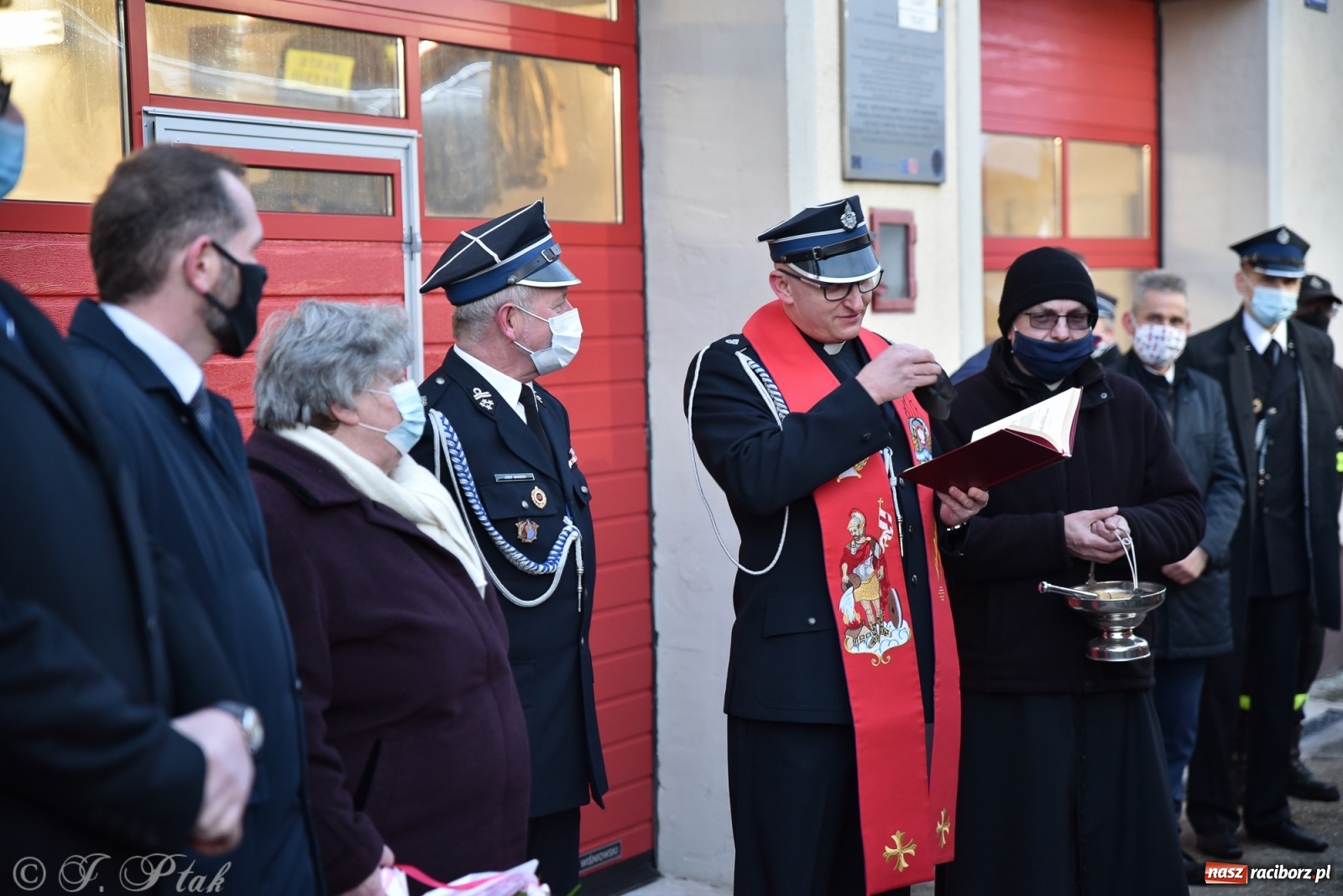 Zdjęcie w galerii na portalu naszraciborz.pl: Bojanów oficjalnie przywitał nowy wóz strażacki [WIDEO] wiadomości z regionu