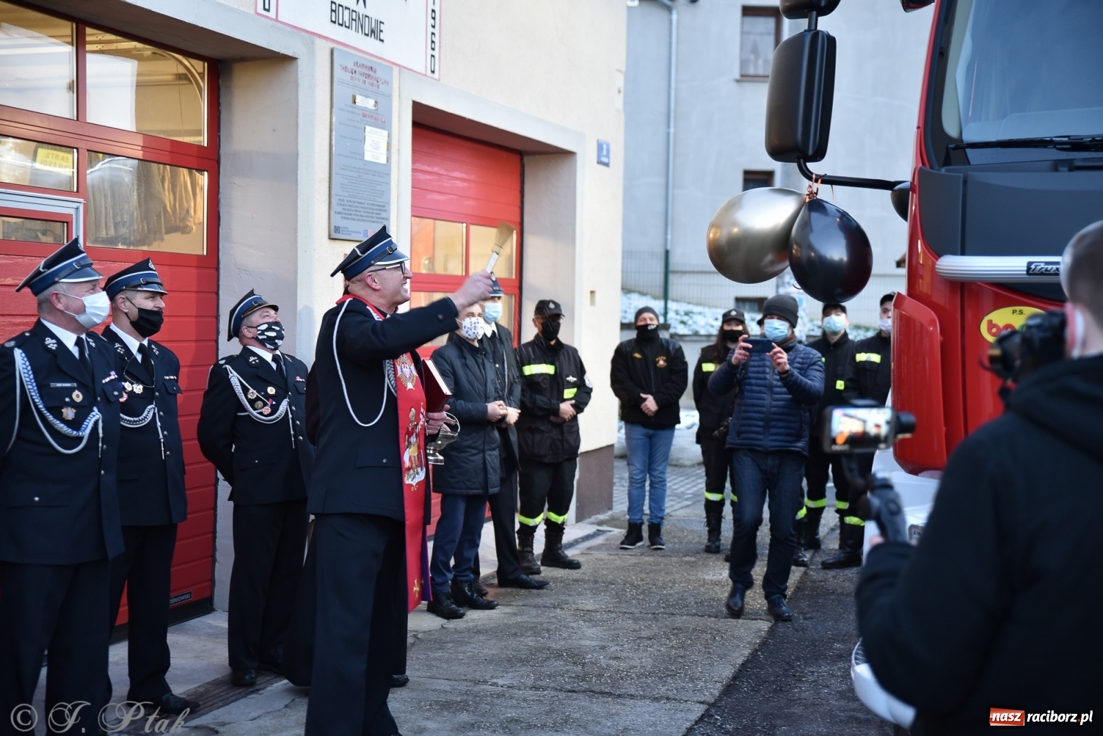Zdjęcie w galerii na portalu naszraciborz.pl: Bojanów oficjalnie przywitał nowy wóz strażacki [WIDEO] wiadomości z regionu