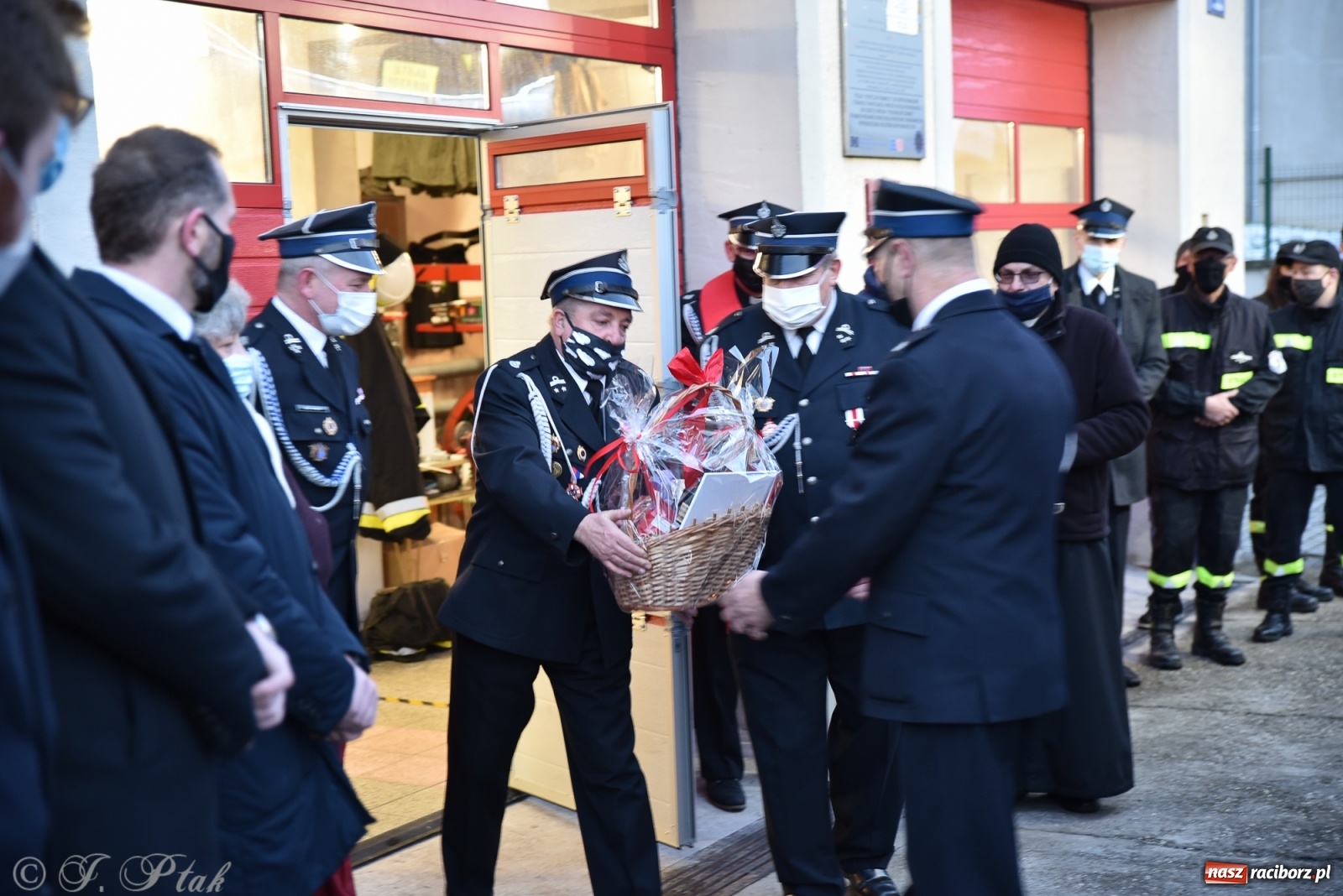 Zdjęcie w galerii na portalu naszraciborz.pl: Bojanów oficjalnie przywitał nowy wóz strażacki [WIDEO] wiadomości z regionu