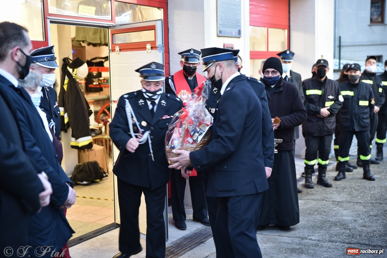 Zdjęcie w galerii na portalu naszraciborz.pl: Bojanów oficjalnie przywitał nowy wóz strażacki [WIDEO] wiadomości z regionu