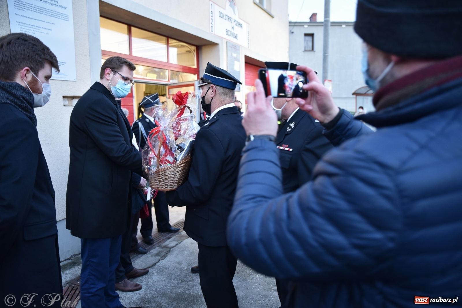 Zdjęcie w galerii na portalu naszraciborz.pl: Bojanów oficjalnie przywitał nowy wóz strażacki [WIDEO] wiadomości z regionu
