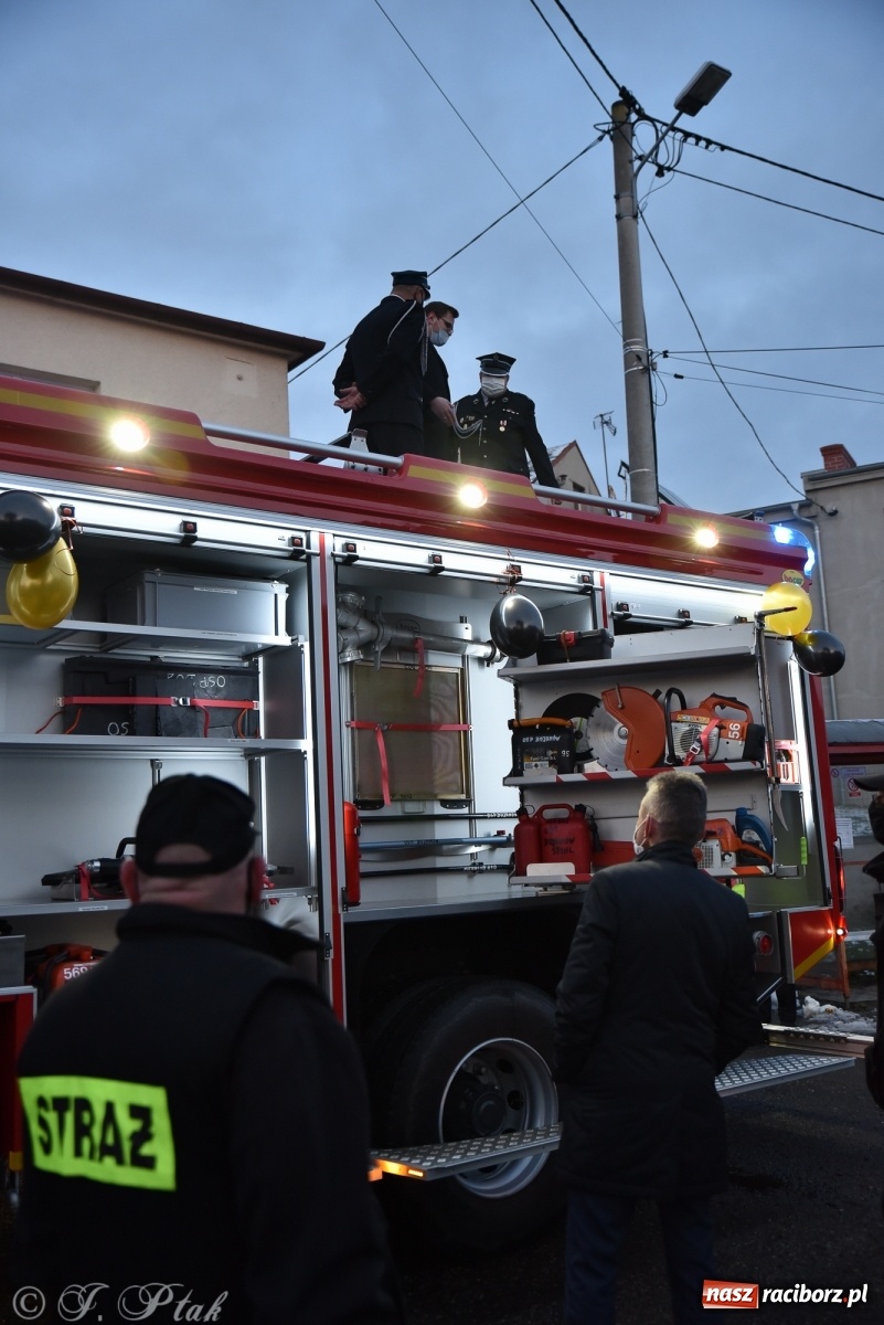 Zdjęcie w galerii na portalu naszraciborz.pl: Bojanów oficjalnie przywitał nowy wóz strażacki [WIDEO] wiadomości z regionu