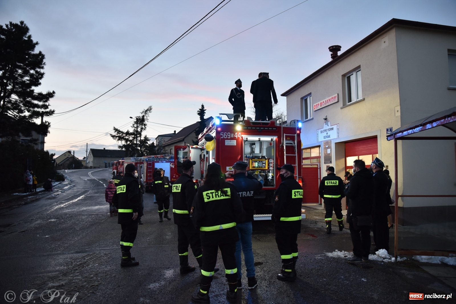 Zdjęcie w galerii na portalu naszraciborz.pl: Bojanów oficjalnie przywitał nowy wóz strażacki [WIDEO] wiadomości z regionu