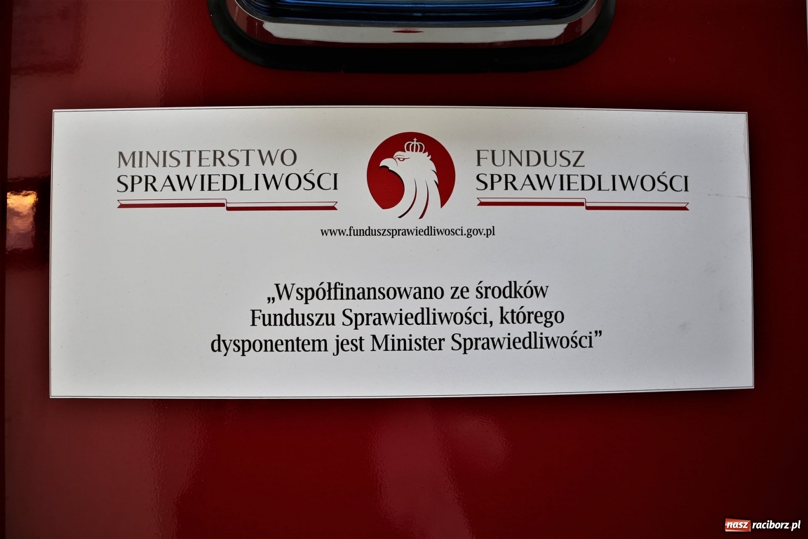 Zdjęcie w galerii na portalu naszraciborz.pl: Strażacy z Rzuchowa odebrali kluczyki do nowego wozu  wiadomości z regionu