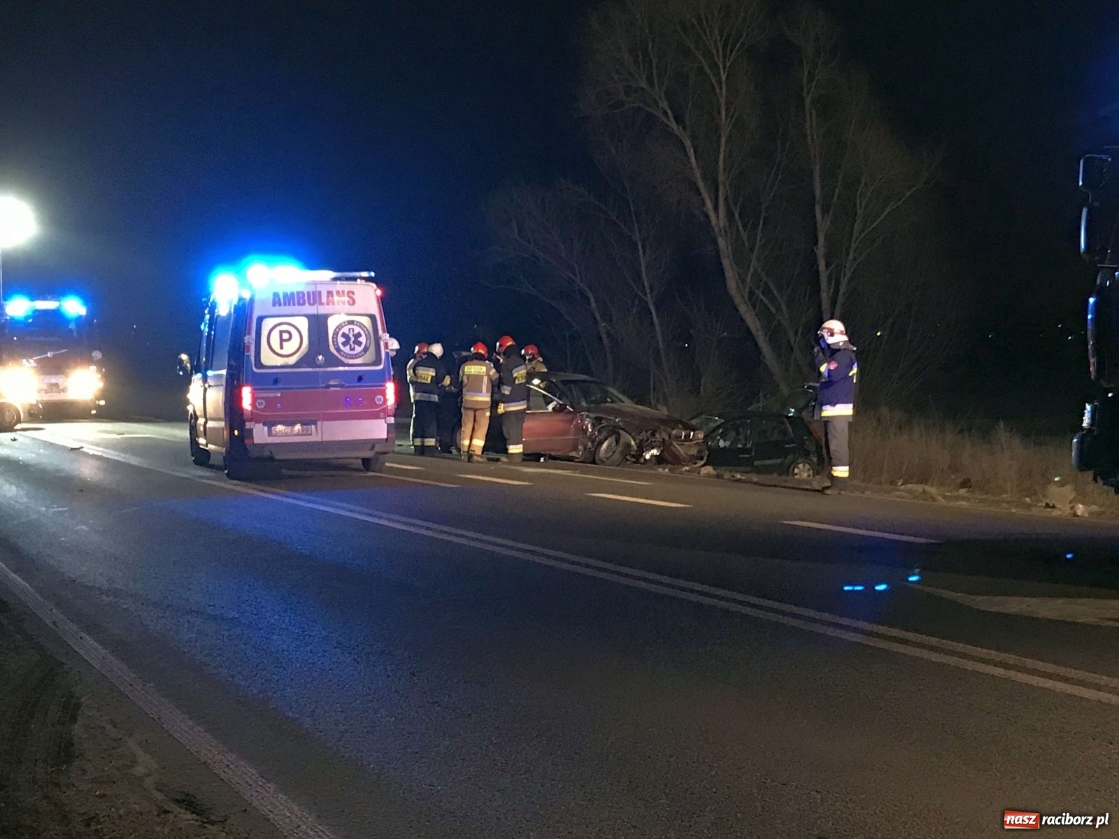 Zdjęcie w galerii na portalu naszraciborz.pl: Czołowe zderzenie na Gliwickiej. Cztery kolizje na trasie do Pietrowic Wlk. [FOTO] wiadomości z regionu