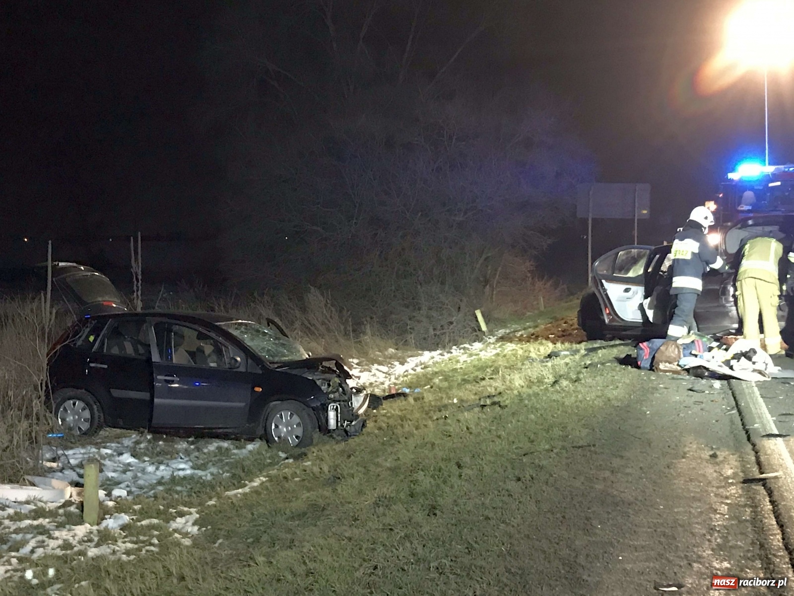 Zdjęcie w galerii na portalu naszraciborz.pl: Czołowe zderzenie na Gliwickiej. Cztery kolizje na trasie do Pietrowic Wlk. [FOTO] wiadomości z regionu