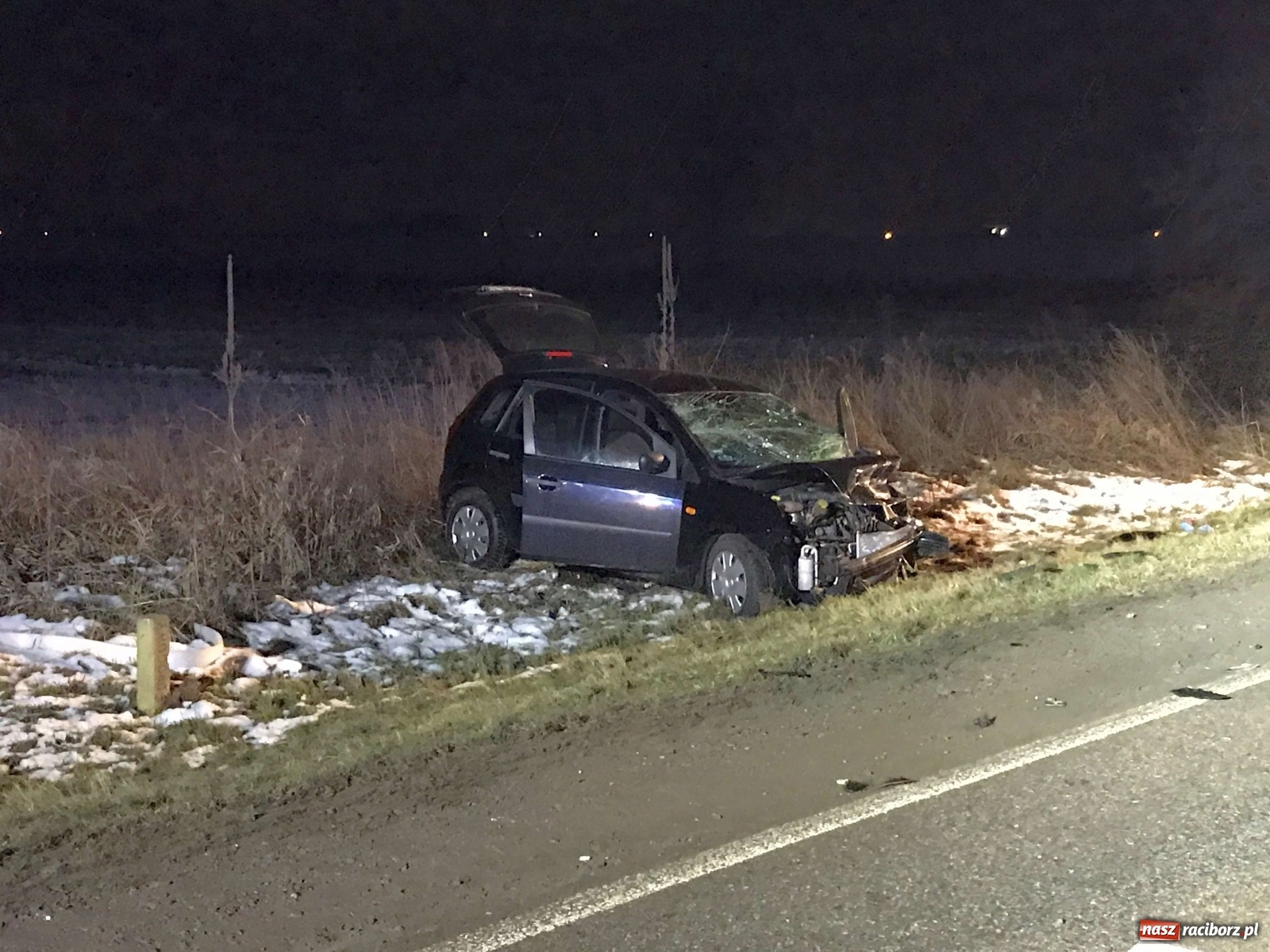 Zdjęcie w galerii na portalu naszraciborz.pl: Czołowe zderzenie na Gliwickiej. Cztery kolizje na trasie do Pietrowic Wlk. [FOTO] wiadomości z regionu